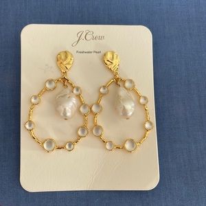 Pearl dangle hoop earrings
